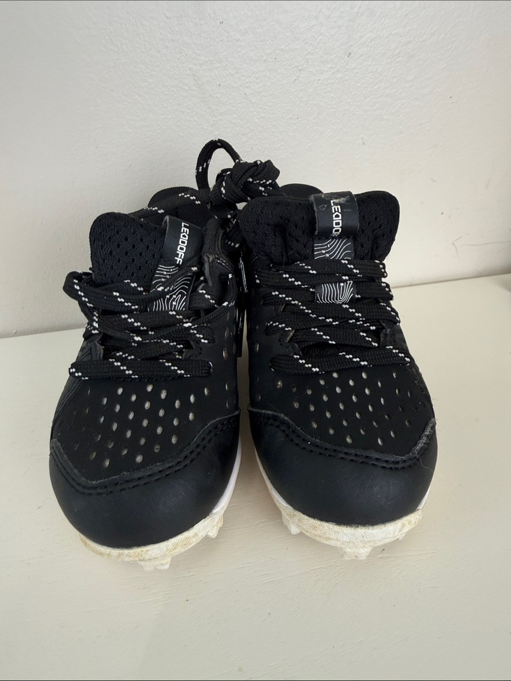 (S-2422) Under Armour Kids Black and White Lace-Up Sneakers, Size: 8K